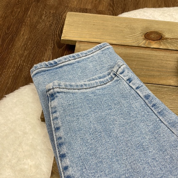 Levi's Silver Tab Distressed Mom Jeans - Picture 2 of 6